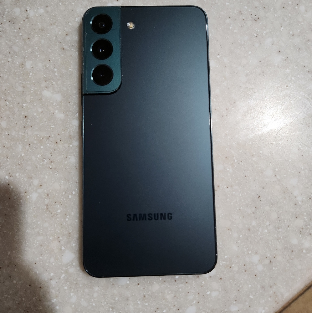 SAMSUNG S22.   128gb